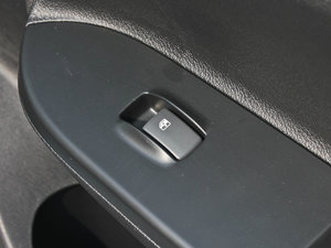 2012款1.3L 手动豪华版 中控区
