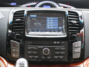 2012款1.9T 7座手动商务版 空调出风口