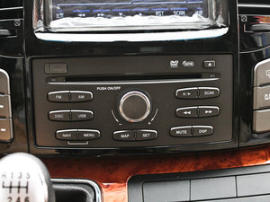 2012款1.9T 7座手动商务版 音响调节
