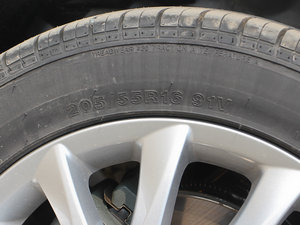 2013款1.8L 手动豪华智能型 5座 轮胎尺寸
