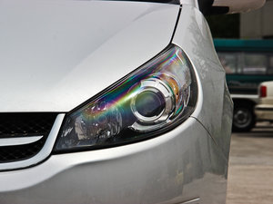 2013款1.8L 手动豪华型 5座 大灯