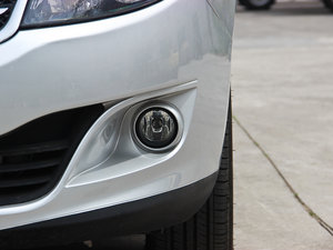 2013款1.8L 手动豪华型 5座 前雾灯