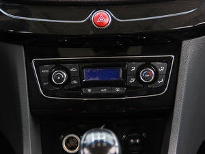 2013款1.8L 手动豪华型 5座 中控区
