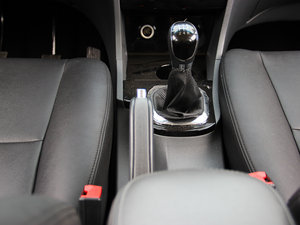2013款1.8L 手动豪华型 5座 中控区