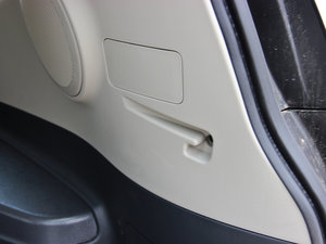 2013款1.8L 手动豪华型 5座 空间座椅
