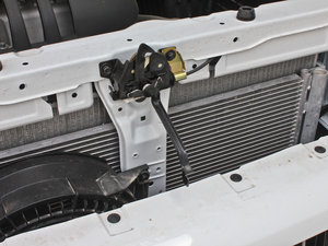 2013款2.0L 两驱进取版 其它