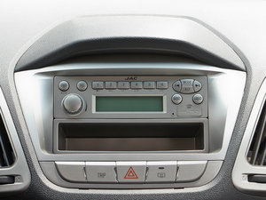 2013款2.0L 两驱经典版 中控区