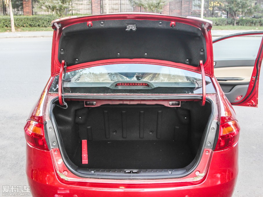 2013��͐�A30 1.5L �ք�(d��ng)���A��