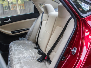 2013款1.5L 手动豪华版 后排座椅