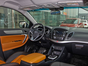 2013款1.8T 手动尊享版 中控区