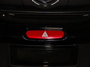 2014款2.0T 手动商务版 中控区
