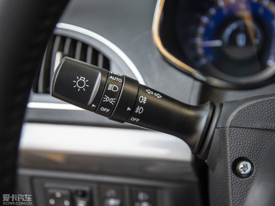 2015�����LS5 2.0T �ԄӺ��A��