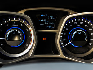 2014款1.5L 手动豪华智能型 中控区