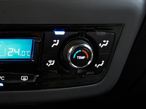 2014款1.5L 手动豪华智能型 中控区
