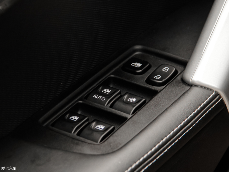 2015L(fng)S2 1.5L քӺA