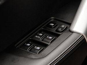 20151.5L քӺA {܇ƅ^(q)	