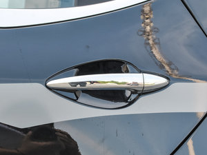 2015款1.5L 手动豪华智能型 主驾门拉手