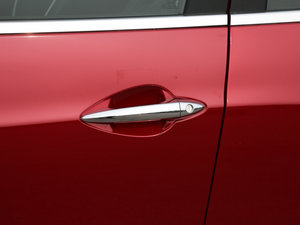 2015款1.5L CVT豪华智能型 主驾门拉手