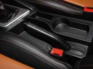 2015款1.5L 手动豪华智能尊享版 驻车制动器