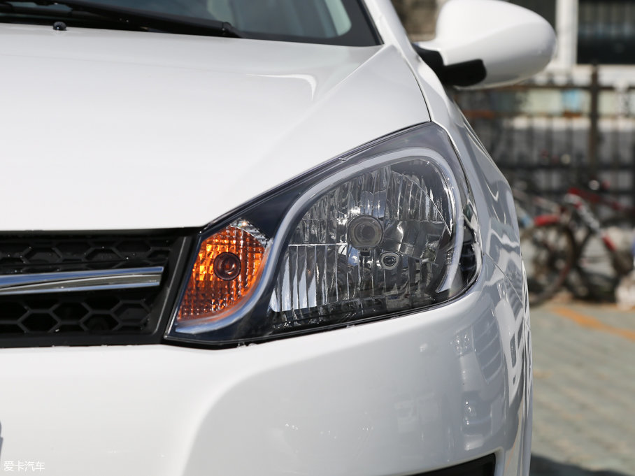 2017���iEV4 ���A������