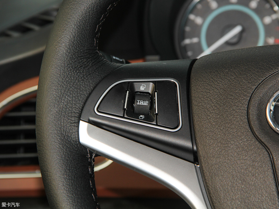 2016L(fng)L5 2.0T Ԅ(dng)̄(w)