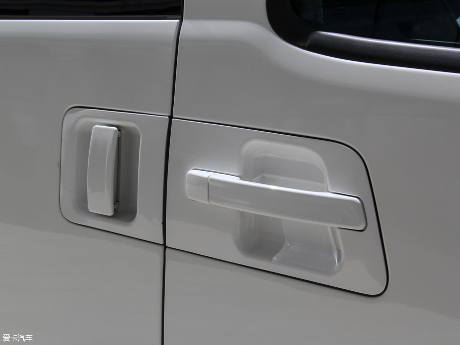 2016LM3 ˼Ұ 1.6L քӺA