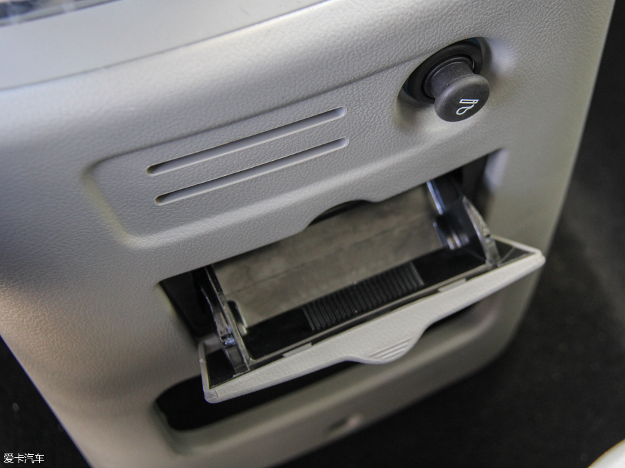 2016LM3 ˼Ұ 1.6L քӺA