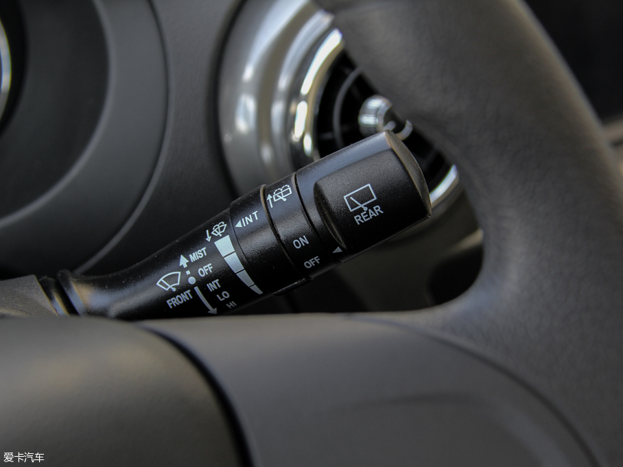 2016LM3 ˼Ұ 1.6L քӺA