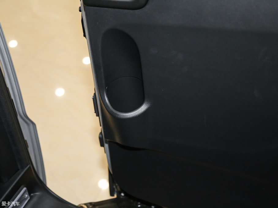 2016LM3 ˼Ұ 1.6L քӺA