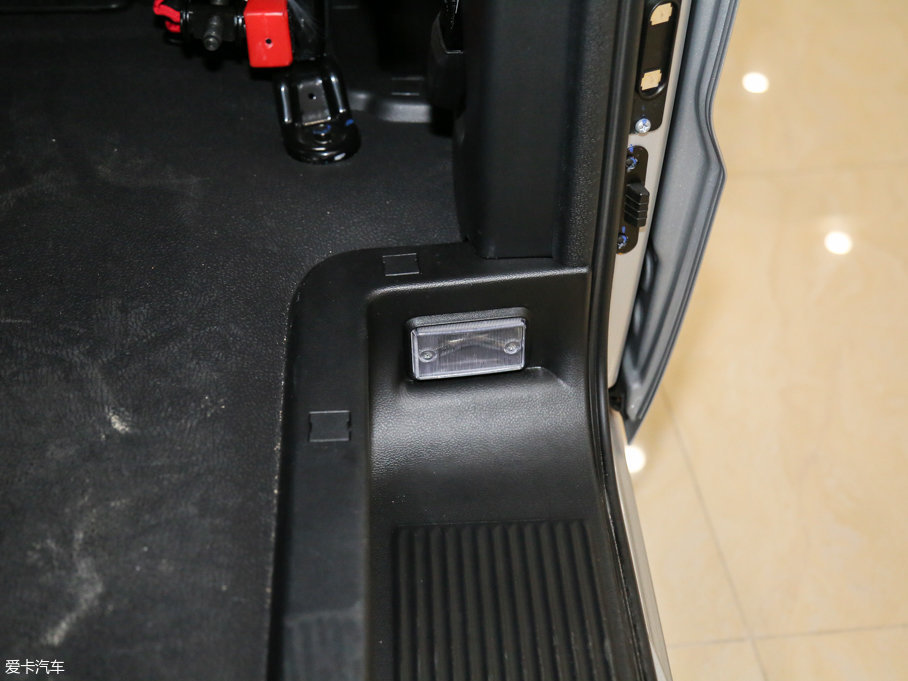 2016LM3 ˼Ұ 1.6L քӺA