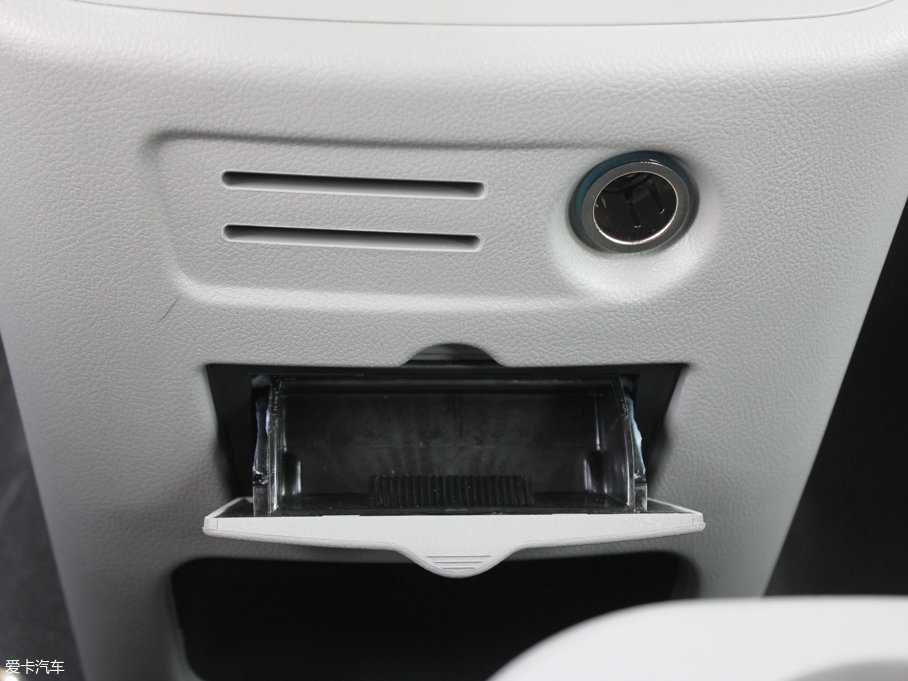 2016LM3 ˼Ұ 1.6L քӺA