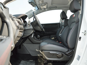 2017款1.6L CVT豪华智能型 前排空间