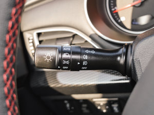 2017款1.6L CVT豪华智能型 中控区