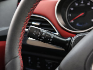 2017款1.6L 手动豪华型 中控区