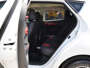 2017款智驱 1.6L CVT豪华智能型 后排空间