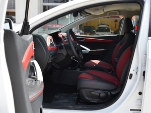 2017款智驱 1.6L CVT豪华智能型 前排空间
