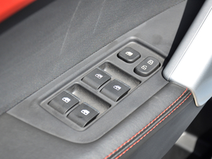 2017款智驱 1.6L CVT豪华智能型 主驾车窗控制区	