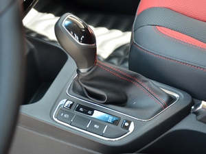 2017款智驱 1.6L CVT豪华智能型 换挡杆