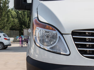 2017款2.7T 长轴短悬中顶 多用途乘用车 柴油 细节外观