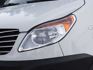 2017款2.7T 长轴高顶多功能商用车 柴油 细节外观