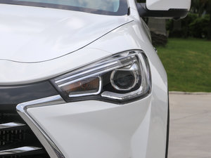 2017款2.0T DCT豪华智能型 7座 大灯