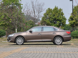 2017款1.5T 自动豪华型 正侧（左）