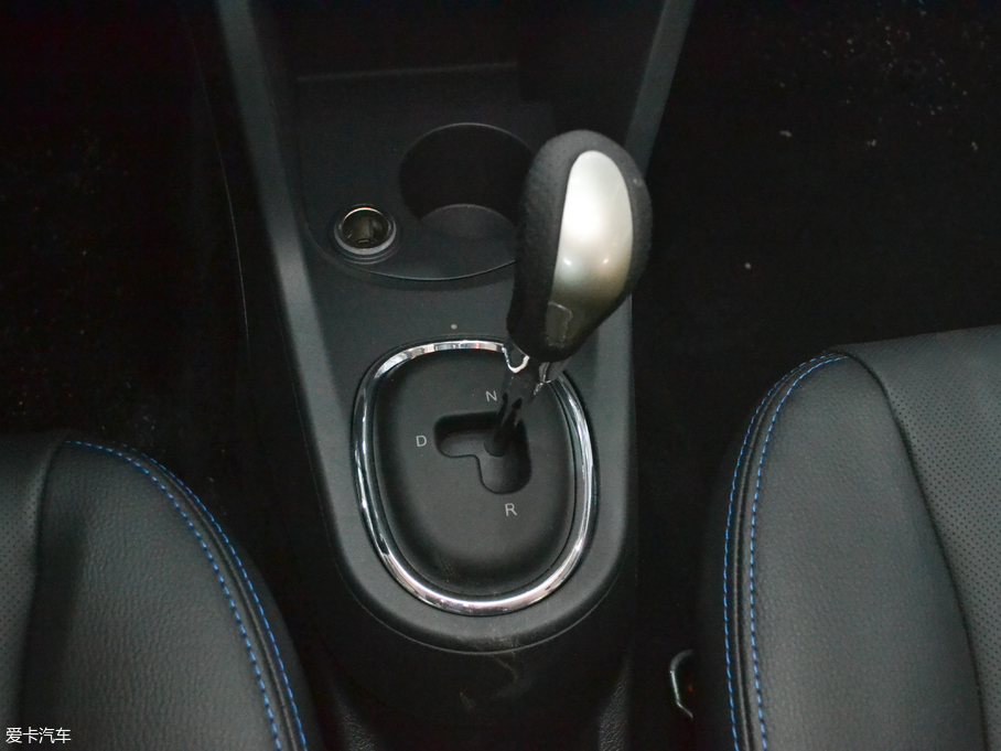 2017���iEV4 �r���