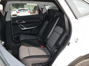 2018款运动版 1.5T 手动舒适型 5座 后排座椅