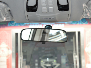 2018款运动版 1.5T 手动舒适型 5座 车内后视镜