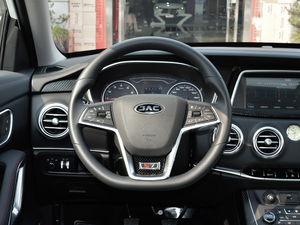 2018款运动版 1.5T 手动舒适型 5座 方向盘