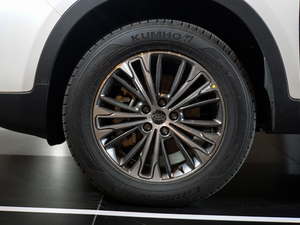 2018 251T Ԅ 5 V ^