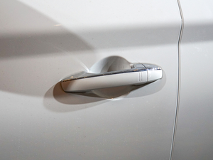 2018 251T Ԅ 5 V ^