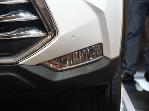 2018 251T Ԅ 5 V ^