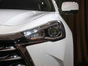 2018 251T Ԅ 5 V ^